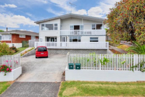 Fabulous Three Bedroom Home In Pakuranga
